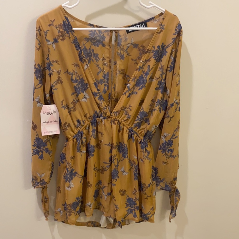 Floral Romper! Size large.